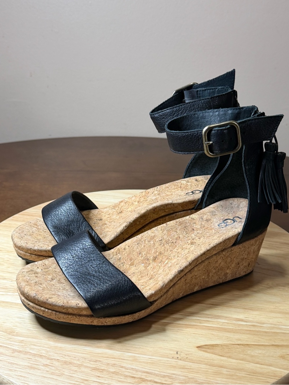 Ugg women’s Zoe Ankle Strap Sandals